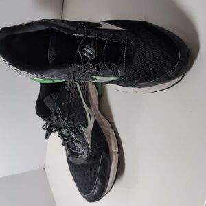 Mizuno Running Shoes/Sneakers Women's 9.5 Black, Green and Silver